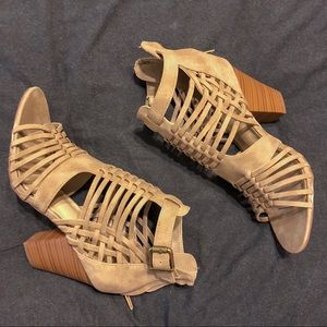 Block heel sandals